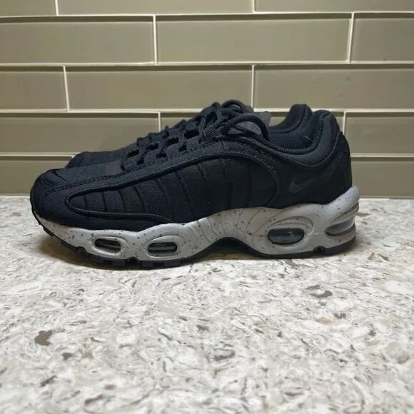Nike Air Max Tailwind 4 Running Shoes