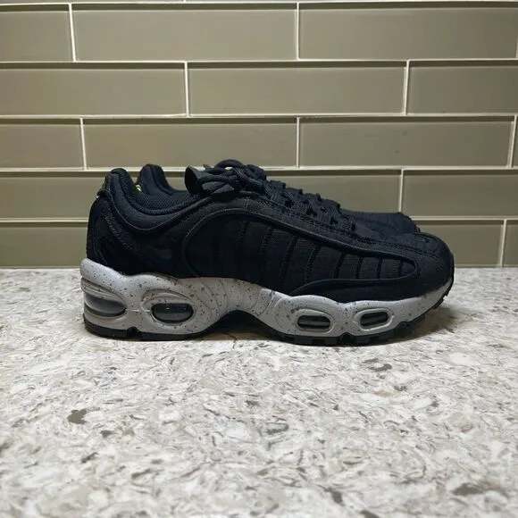 Nike Air Max Tailwind 4 Running Shoes