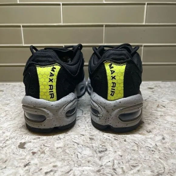 Nike Air Max Tailwind 4 Running Shoes
