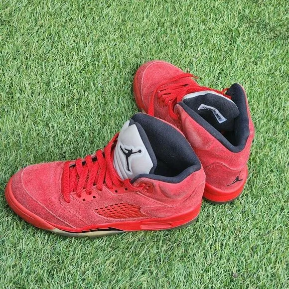 NIKE JORDAN 5s - Kids Shoes - SIZE 5.5Y