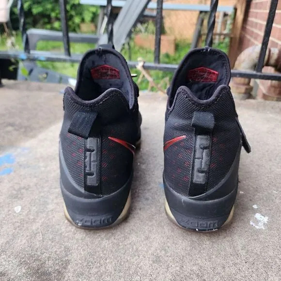 NIKE LEBRON XIV - Mens Shoes - SIZE 11