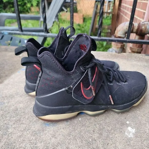 NIKE LEBRON XIV - Mens Shoes - SIZE 11