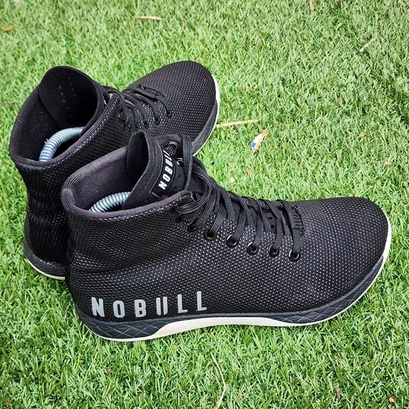 NOBULL - Womens Athletic Shoes - SIZE 8