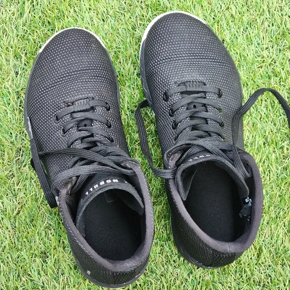 NOBULL - Womens Athletic Shoes - SIZE 8