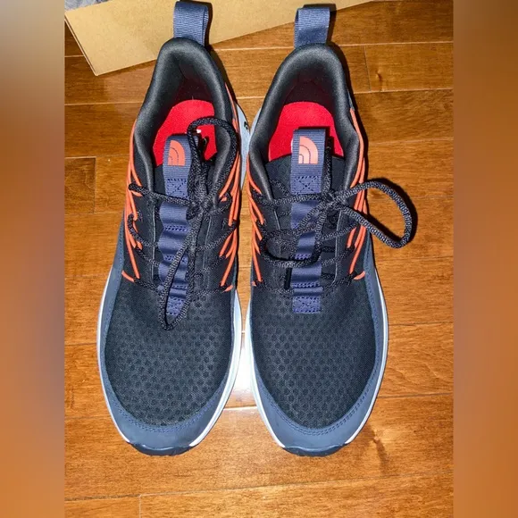 NORTH FACE ATHLETIC SHOES