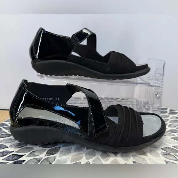 NWOB Naot Papaki Black patent leather Sandals with Adjustable Straps 6