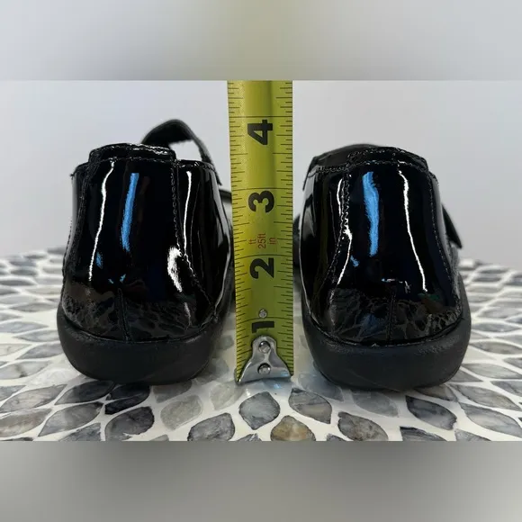 NWOB Naot Papaki Black patent leather Sandals with Adjustable Straps 6