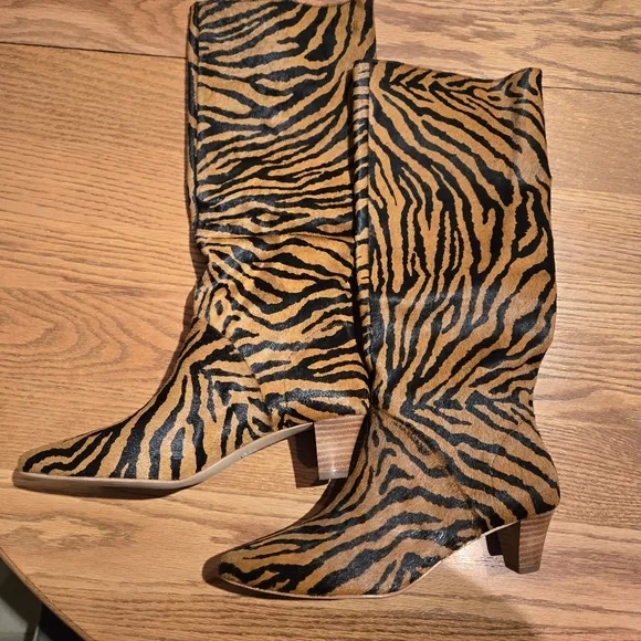 NWOB Silent D Boots Size 7 (Euro 38) Anthropologie Tinglet Kitten Heel Zebra Fur