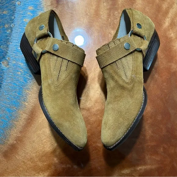 NWOT Bird of Flight Suede Western Booties size 6 tan