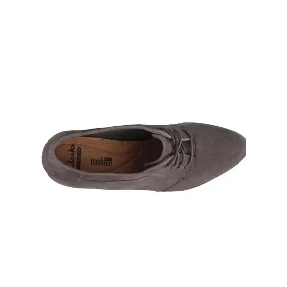 NWOT Clarks Women's Araya Hale Lace Up Shoe Grey Goat Suede Size 7