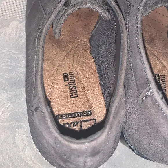 NWOT Clarks Women's Araya Hale Lace Up Shoe Grey Goat Suede Size 7