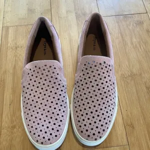 NWOT Frye Shoes Frye &amp; Co Peggy Perforated Sneakers Size 7