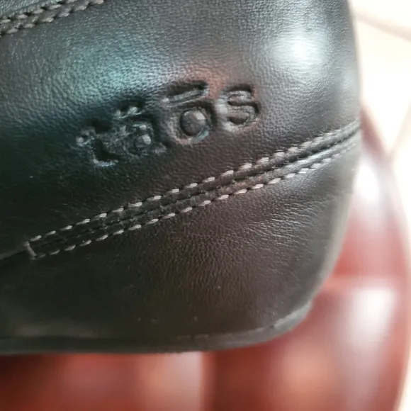 NWOT Taos Black Leather Mary Jane Shoes Size 8.5