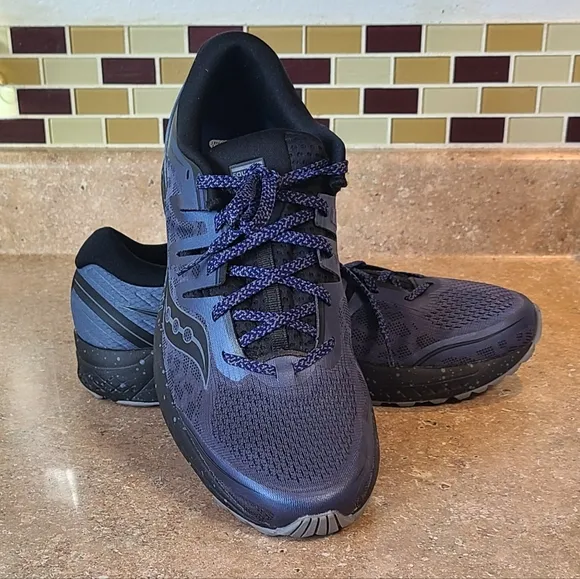 NWOT'S! SAUCONY - ISO Series, Everun Athletic Shoes- Mens 10.5 - Slightly Irreg.