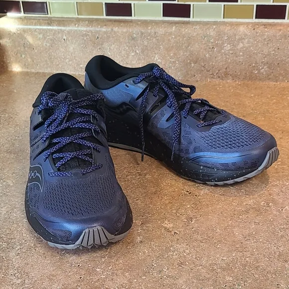 NWOT'S! SAUCONY - ISO Series, Everun Athletic Shoes- Mens 10.5 - Slightly Irreg.