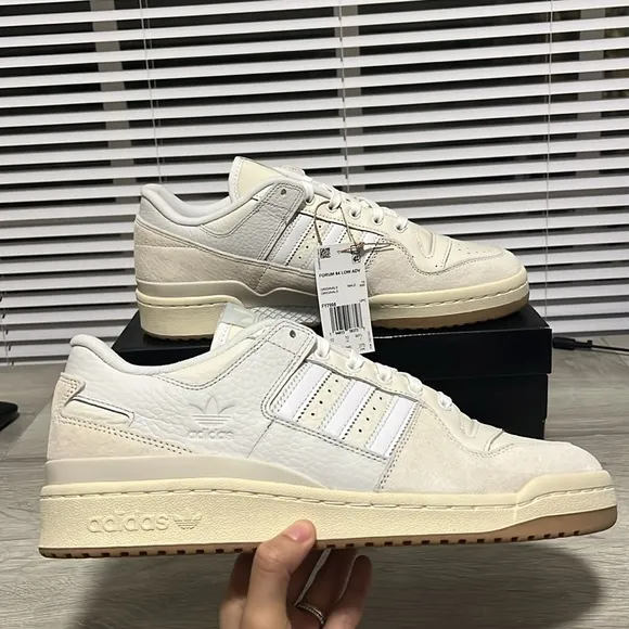 NWT Adidas Forum 84 Low ADV Men's Shoes - White/Cream - FY7998