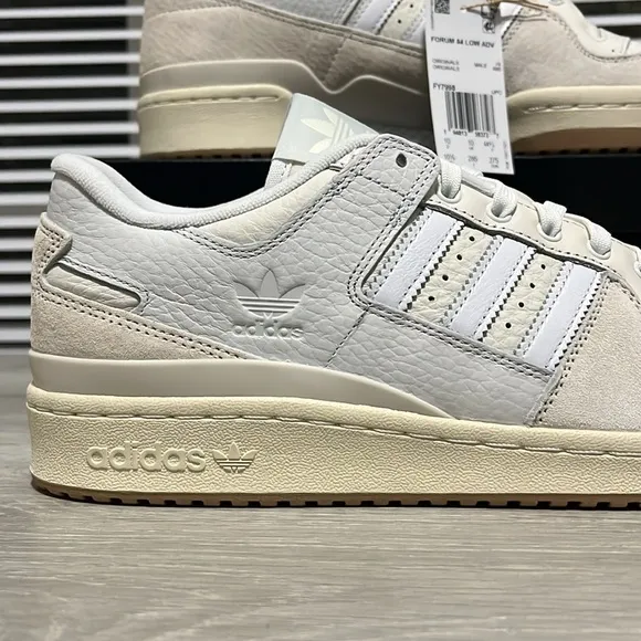 NWT Adidas Forum 84 Low ADV Men's Shoes - White/Cream - FY7998