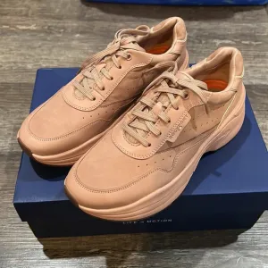 NWT Ladies Rockport Athletic Shoes Tuscan Color