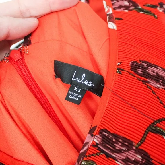 NWT Lulus Loved By You Red Orange Floral Print Pleated Chiffon Maxi Dress XS