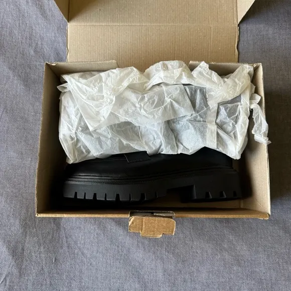 NWT Mango Women's Black Platform Loafers size 40