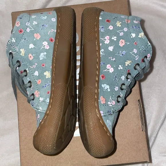 NWT NATURINO AMUR Suede barefoot shoes in Sage