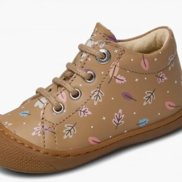 NWT NATURINO COCOON Leather first step shoes in Beige