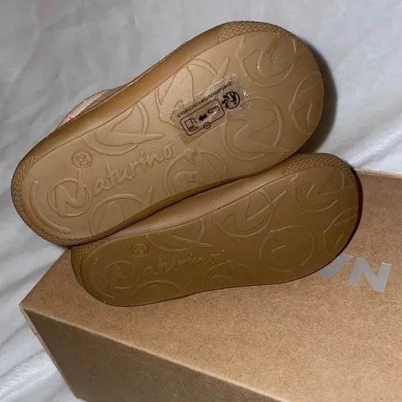 NWT NATURINO COCOON Leather first step shoes in Beige