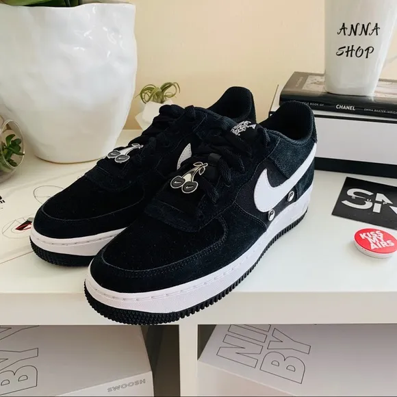 NWT Nike Air Force 1 black suede