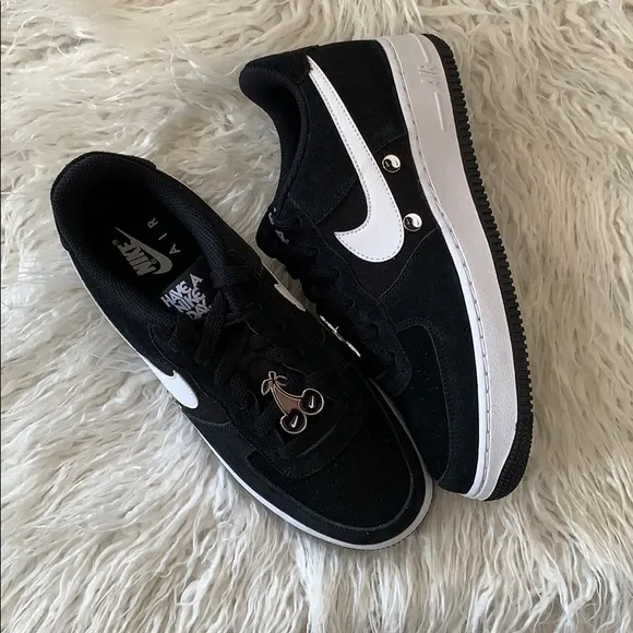 NWT Nike Air Force 1 black suede