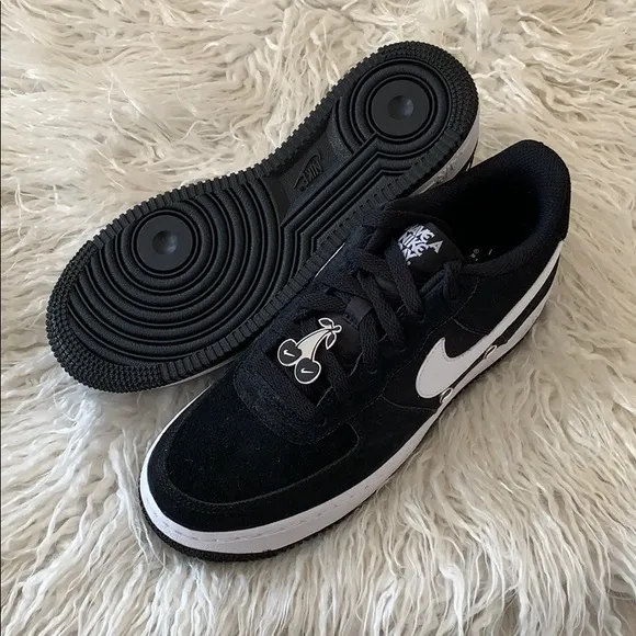 NWT Nike Air Force 1 black suede