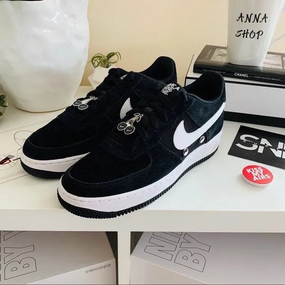 NWT Nike Air Force 1 black suede