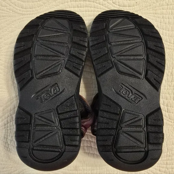 NWT TEVA Kids Hurricane XLT 2 Sandals