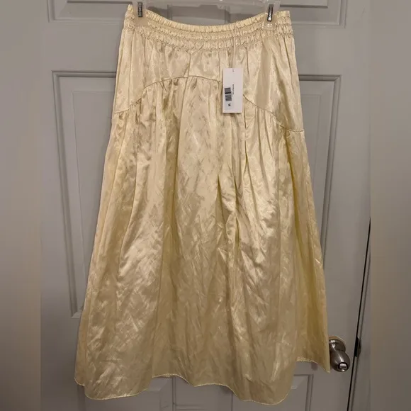 NWT Vince High Waisted Gold Tea Length Skirt Size 8