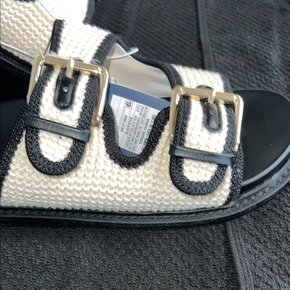 NWT Viral Target 🎯 Kylie Sandles 🤎🤍