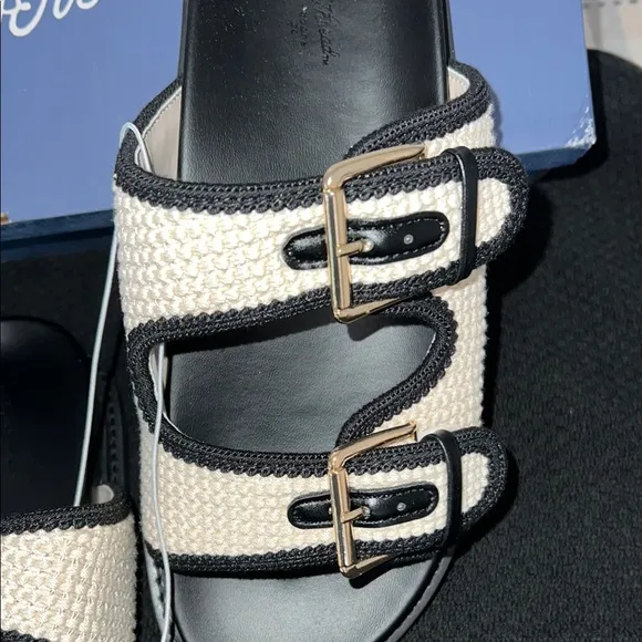 NWT Viral Target 🎯 Kylie Sandles 🤎🤍