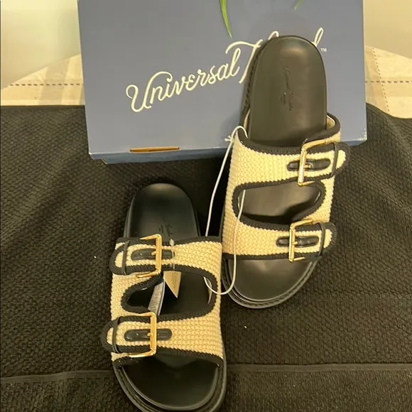 NWT Viral Target 🎯 Kylie Sandles 🤎🤍