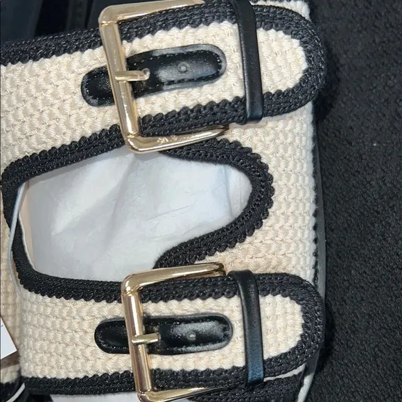 NWT Viral Target 🎯 Kylie Sandles 🤎🤍