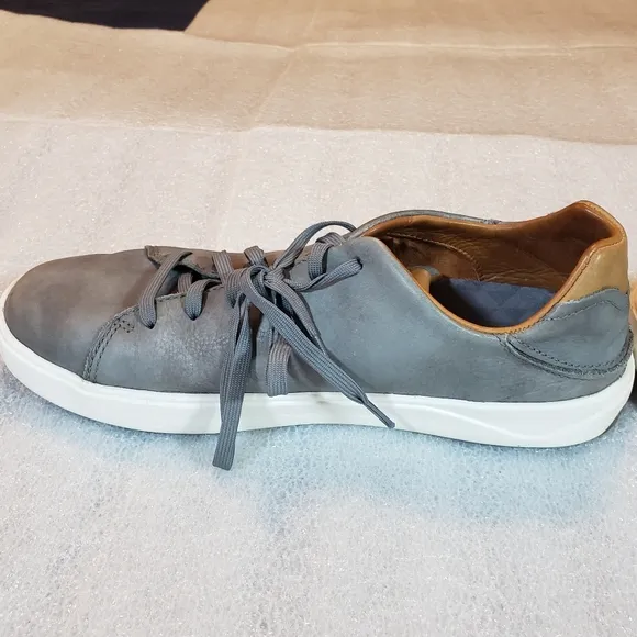 Olukai Lae'ahi Li 'Ili Men's 8 Marbled Gray Leather Lace Up Sneakers Shoes Flaws