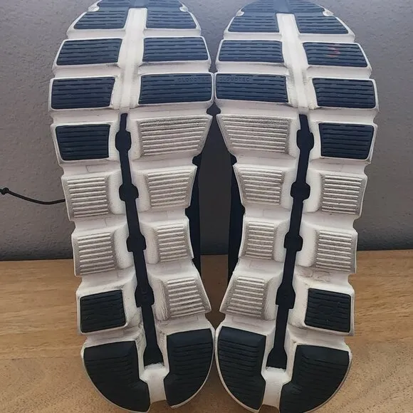 On Cloud 59.98919 Black/White Athletic Running Sneaker Shoes Mens Size 11.5