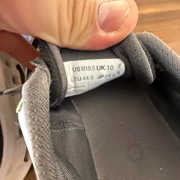 On Cloud Running Cloudstratus Sneakers Shoes Size 10.5