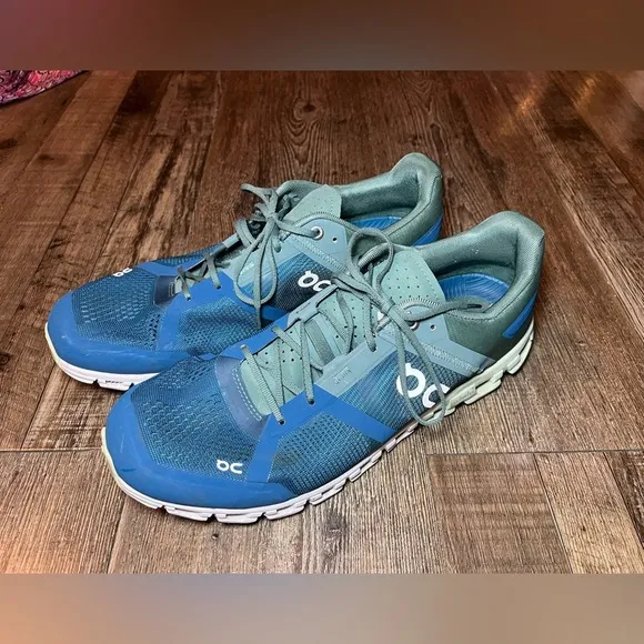 On Cloudflow Men’s Running Shoes in Green / Blue Size 10