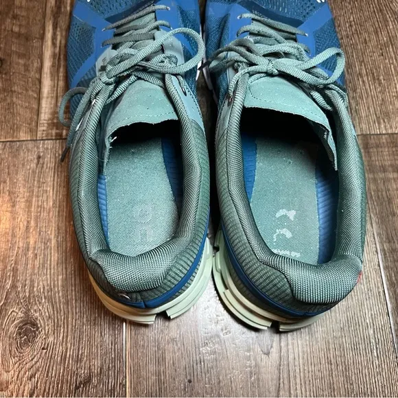 On Cloudflow Men’s Running Shoes in Green / Blue Size 10