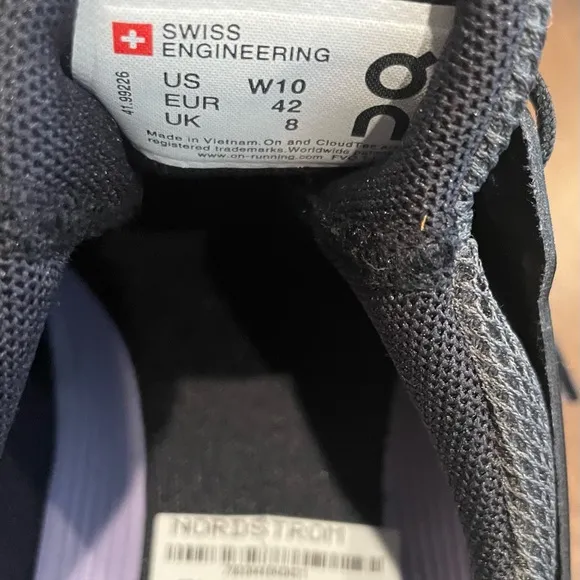 ON Clowswift running shoes NWOT