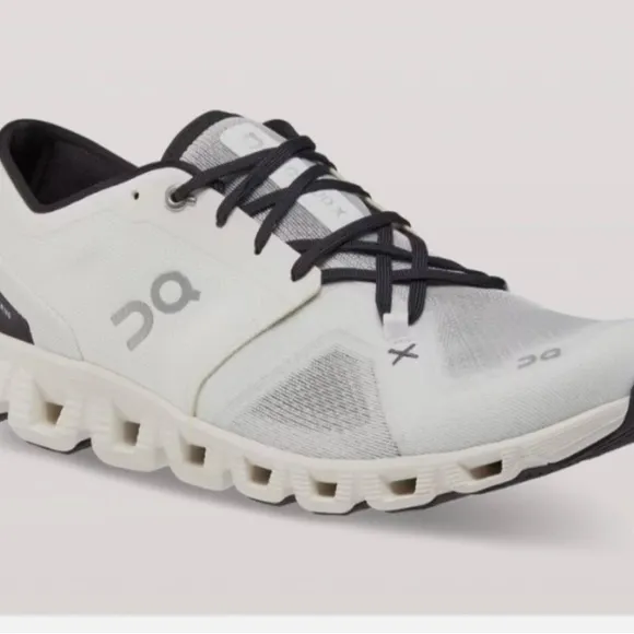 On Running Cloud X 4 in Ivory and Black