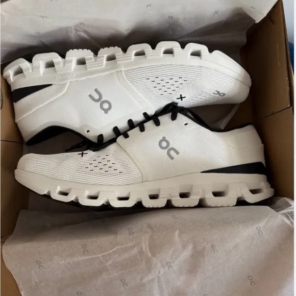 On Running Cloud X 4 in Ivory and Black