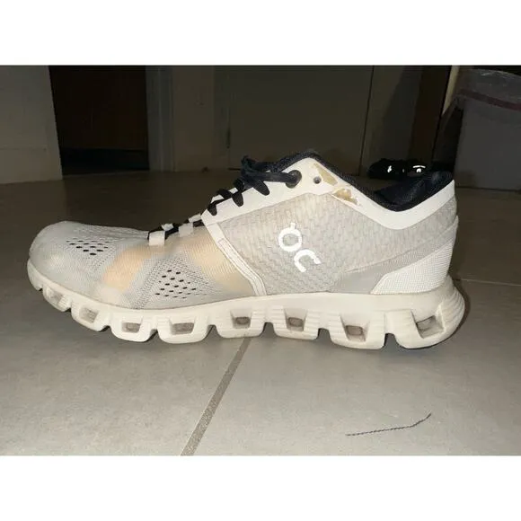 On‎ Running Cloud X women’s shoes white size 6.5