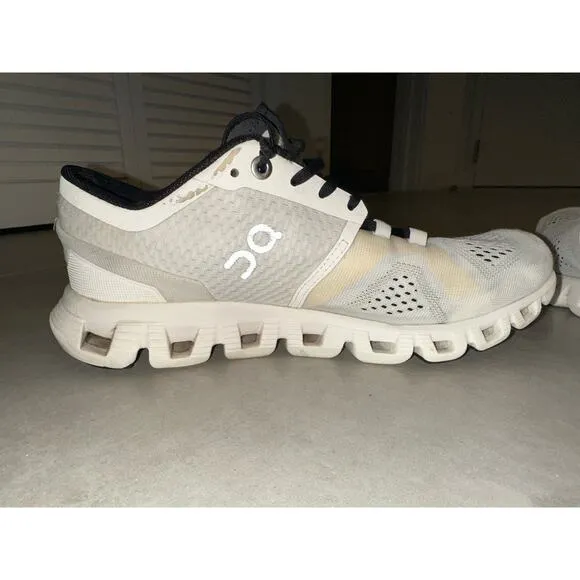 On‎ Running Cloud X women’s shoes white size 6.5