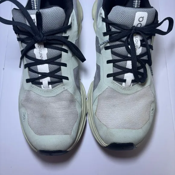 On Running Cloudrunner Womens Size 11 Running Shoes Sneakers Frost Aloe