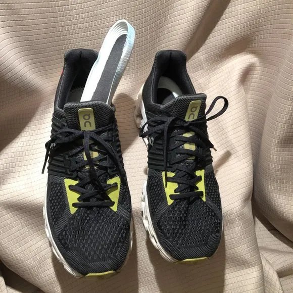 On running cloudswift men charcoal gray and yellow running shoes, 12