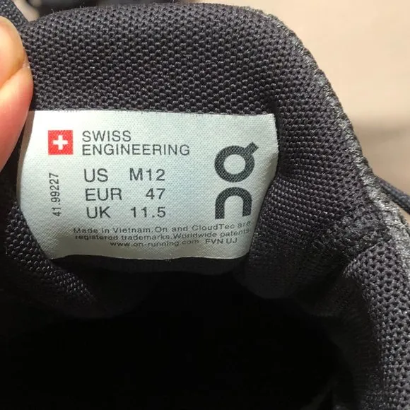 On running cloudswift men charcoal gray and yellow running shoes, 12